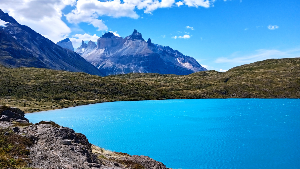 Ставлю самую яркую фотку для заголовка: озеро Пеое, вид на Торрес дель пайне