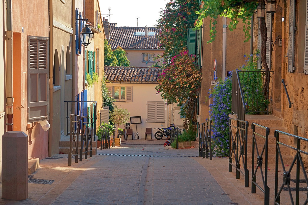 Самый наивкуснейший город Сен-Тропе.