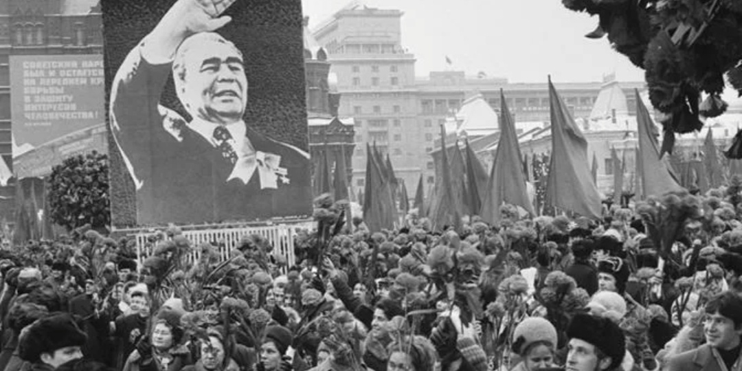 Почему большинство считают эпоху Брежнева лучшей в истории страны?