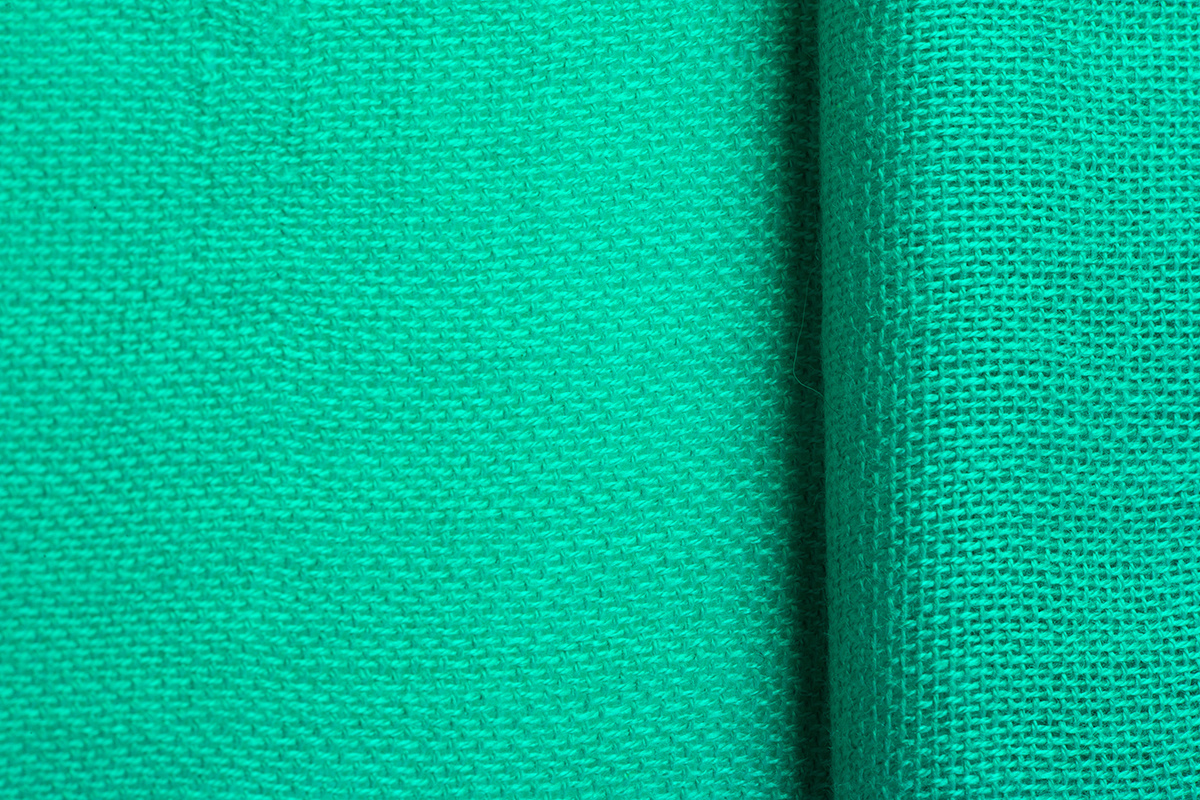 Fedotova Olga / Shutterstock / FOTODOM📷Фактурный рельеф ткани образуется из-за разной толщины нитей основы