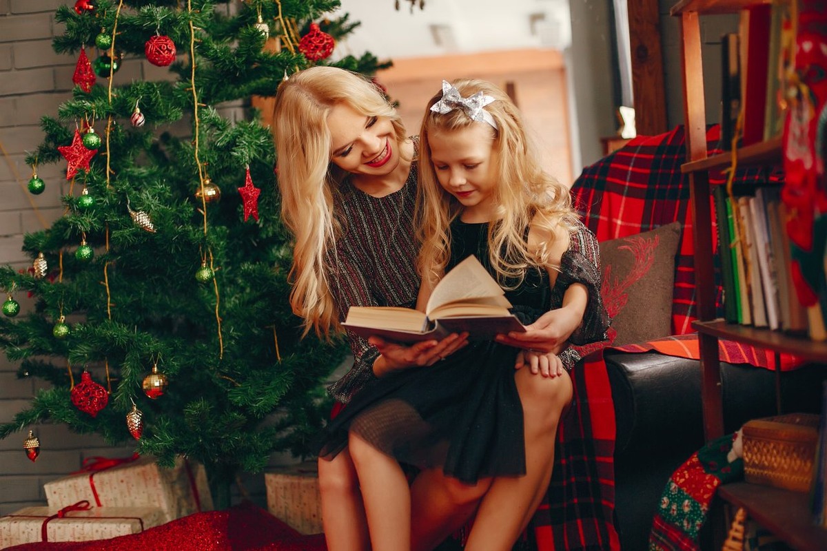     Фото: freepik, соцсети, kinospartak.ru, maxi-mir-kino.ru