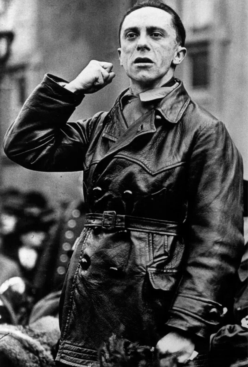 Па́уль Йо́зеф Ге́ббельс — немецкий политик и пропагандист, один из ближайших сподвижников и верных последователей Адольфа Гитлера.