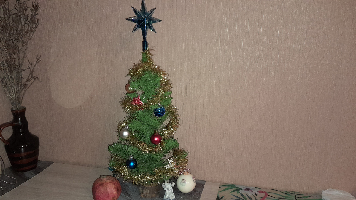 Елочка с вифлеемской звездой.
