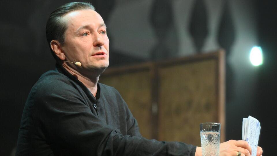     Безруков подал в суд на продавца масок с лицом Саши Белого РИА Новости/Илья Питалев