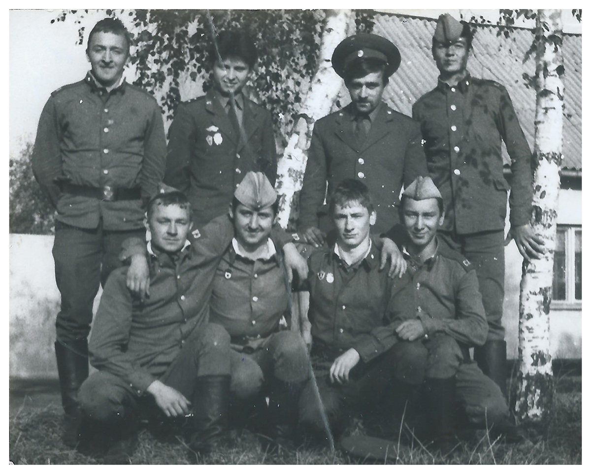 С личным составом...