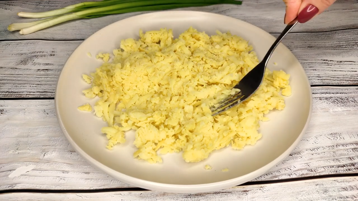 Салат "Маркиз" с копчёной курицей и морковью по-корейски. Фото автора.