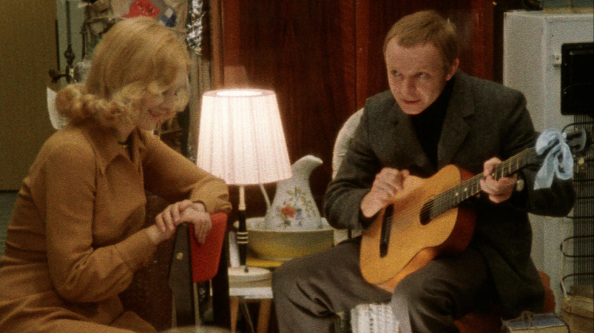    Фото: Кадр из х/ф «Ирония судьбы, или С легким паром!», реж.: Эльдар Рязанов, 1975г.