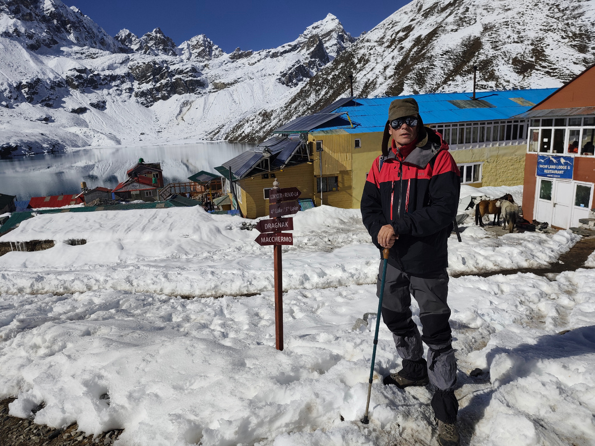 Указатели в посёлке Гокио