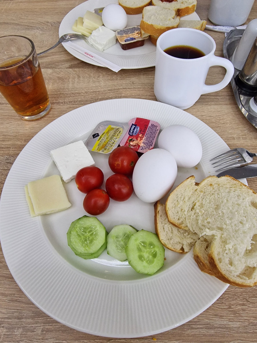 Завтрак в отеле в Анталии