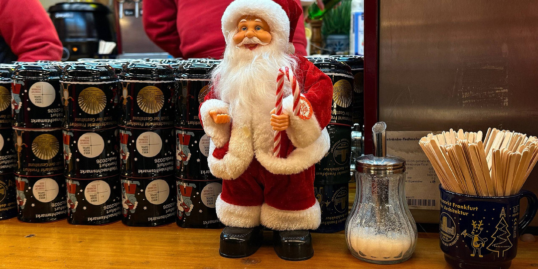 Германия: Франкфуртский фейерверк традиционной еды на Рождественской ярмарке