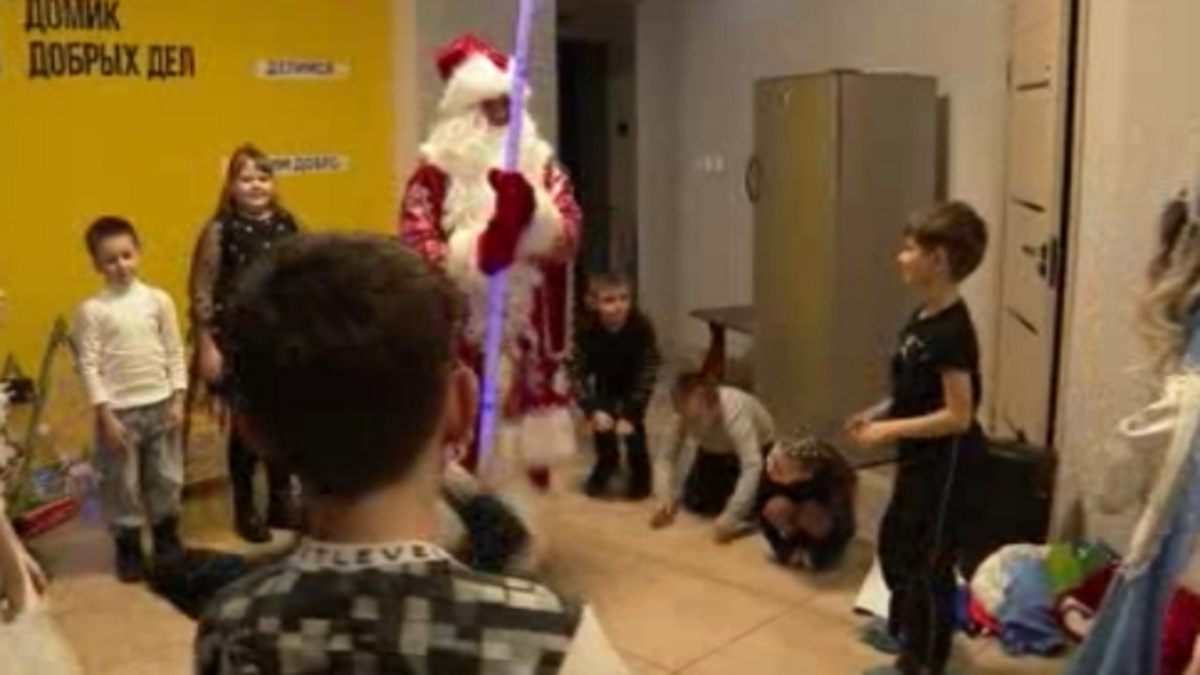    В курском «Домике добрых дел» начались новогодние утренники