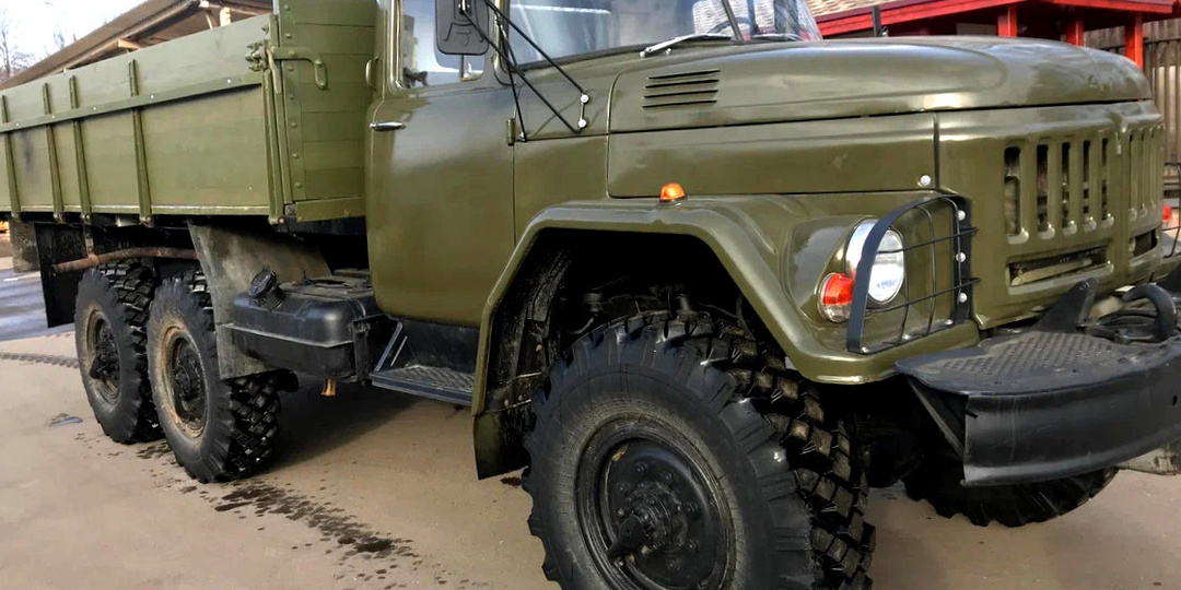 Легенда СССР, которая пережила всех: какой внедорожник до сих пор рассекает по дорогам России