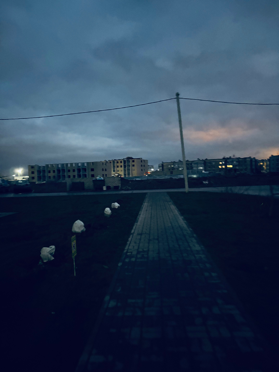 В 7:30 ещё так темно 