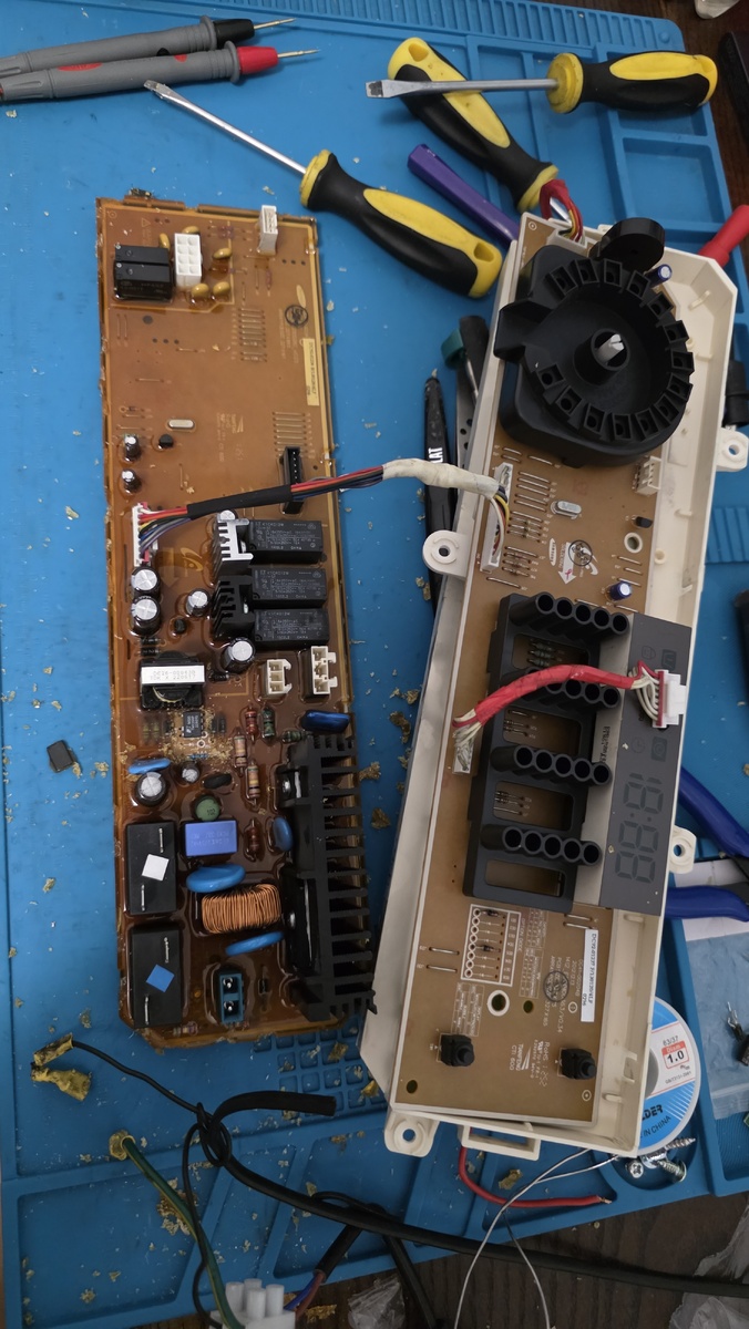 Я веду сообщество по ремонту стиральных машин ВКонтакте:https://vk.com/remontstiralokmahackalaМоё личное сообщество ВКонтакте, где я выкладываю лайфстайл:https://vk.com/club232342007Мой YouTube-канал:https://youtube.com/@kirillhalu?si=JxwI0uTKcBlGyRYpМой канал на Дзен:https://dzen.ru/id/622a71b26f7d4501f89907afМой канал на RuTube: https://rutube.ru/channel/24574019Группа телеграмм по ремонту стиралок https://t.me/washfix05