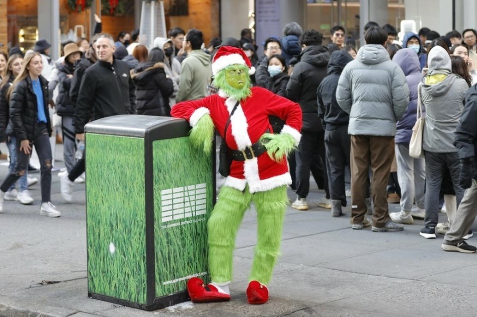    В Нью-Йорке объявили в розыск Гринча, похитившего Рождество GLOBAL LOOK PRESS