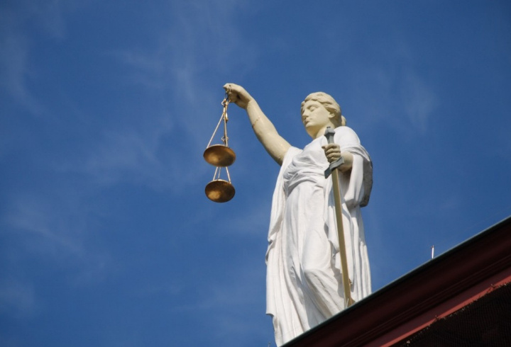 Жительница Петербурга получила условный срок за оскорбительный комментарий о скульптуре «Родина-мать»