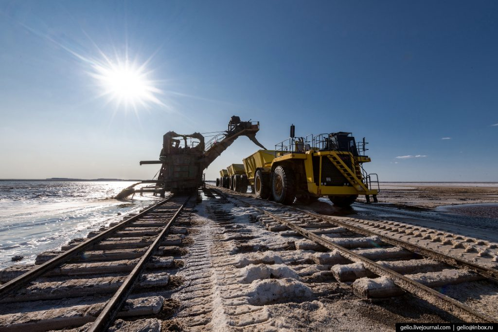 Добыча соли на о. Баскунчак/Фото с сайта russalt.ru