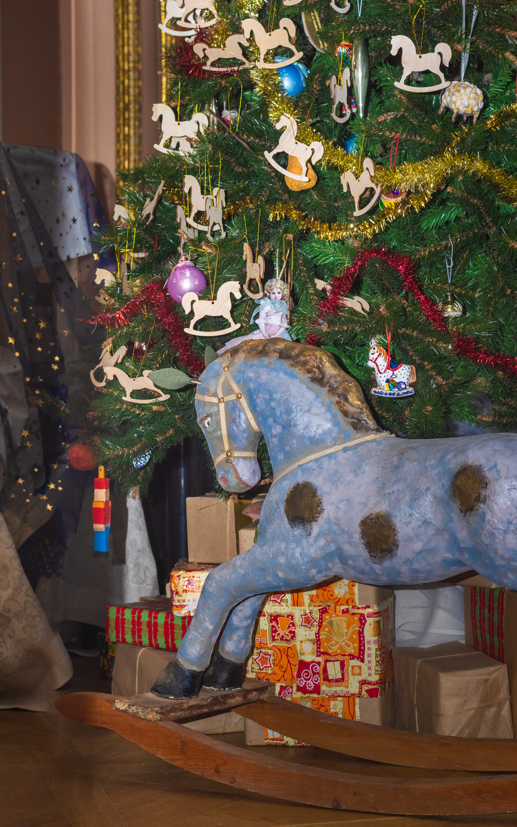 Мураново. Большая гостиная в дни зимних праздников. Фотография А.В. Котуранова.