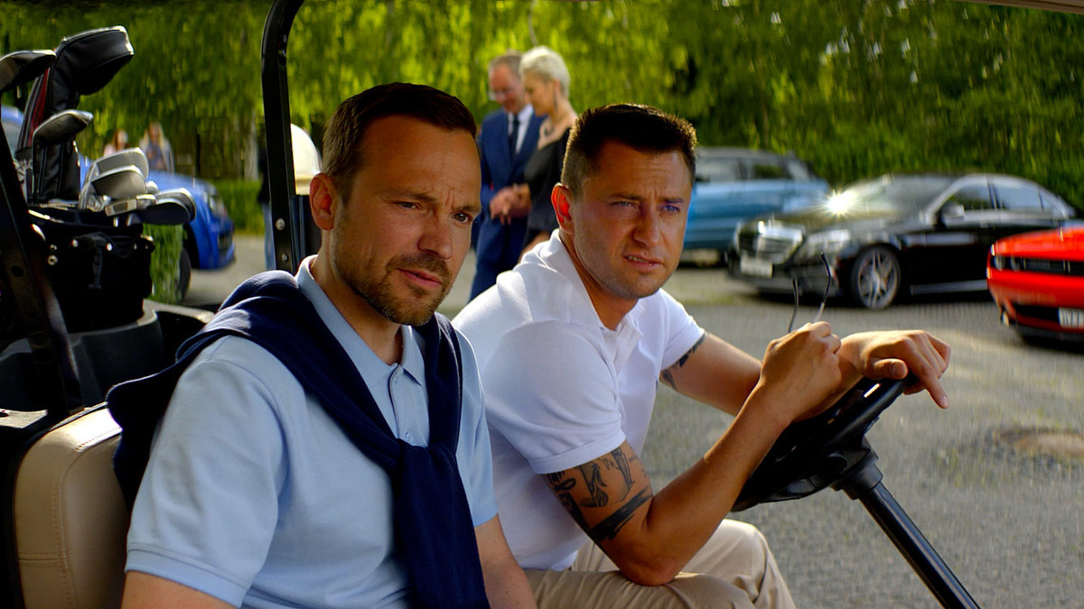 Кадр фильма  «Водитель-олигарх»