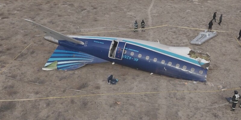 Отсатки самолёта.  фото: яндекс.