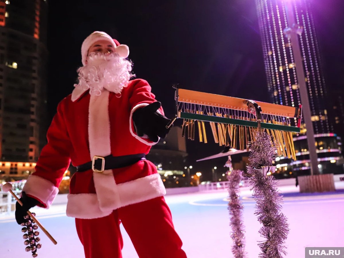     Роль Деда Мороза готов исполнить специалист-высотник