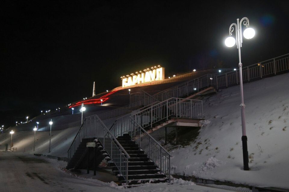    Набережная Оби. Буквы Барнаул. Источник: Олег Укладов
