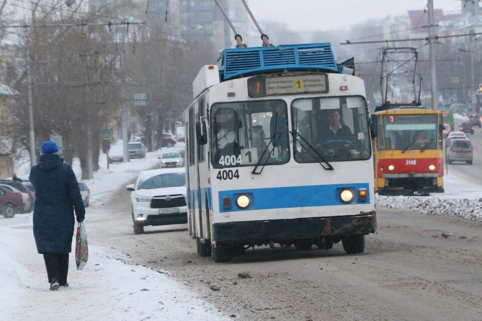    Троллейбус. Общественный транспорт Барнаула. Источник: Олег Укладов