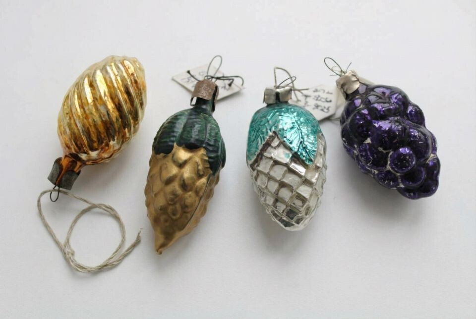    Новогодние игрушки . Источник: goskatalog.ru, архив АГКМ