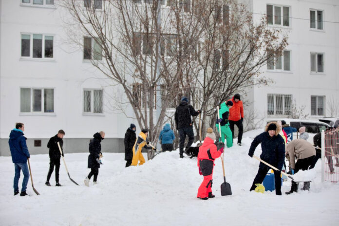 Было время, строили горки всем двором.