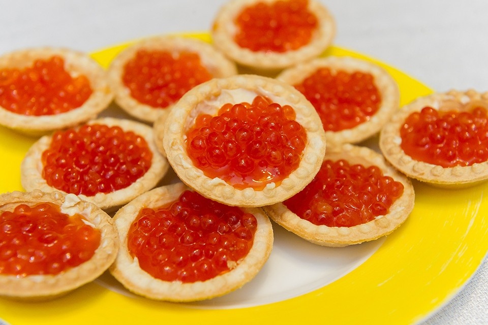    Россиянам рассказали, сколько икры можно съесть в день. Олег ЗОЛОТО