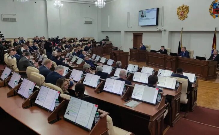 Депутаты АКЗС. Фото: amic.ru, Екатерина Смолихина