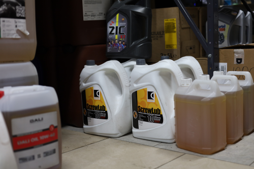 Как часто менять масло в винтовом компрессоре?