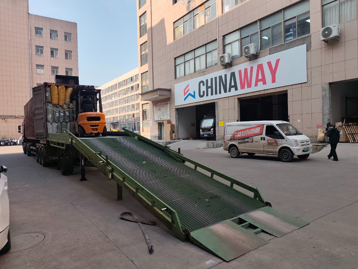 склад компании ChinaWay в Китае.