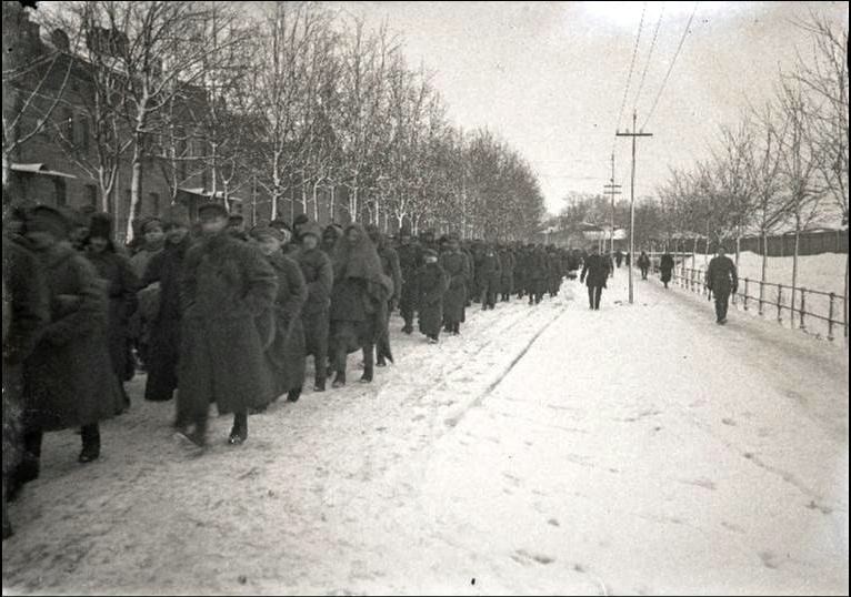 Северо-западники уходят обратно в Советскую Россию. 