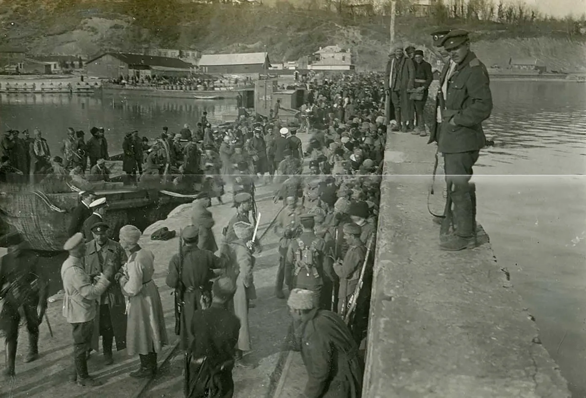 Эвакуация из Новороссийска. 