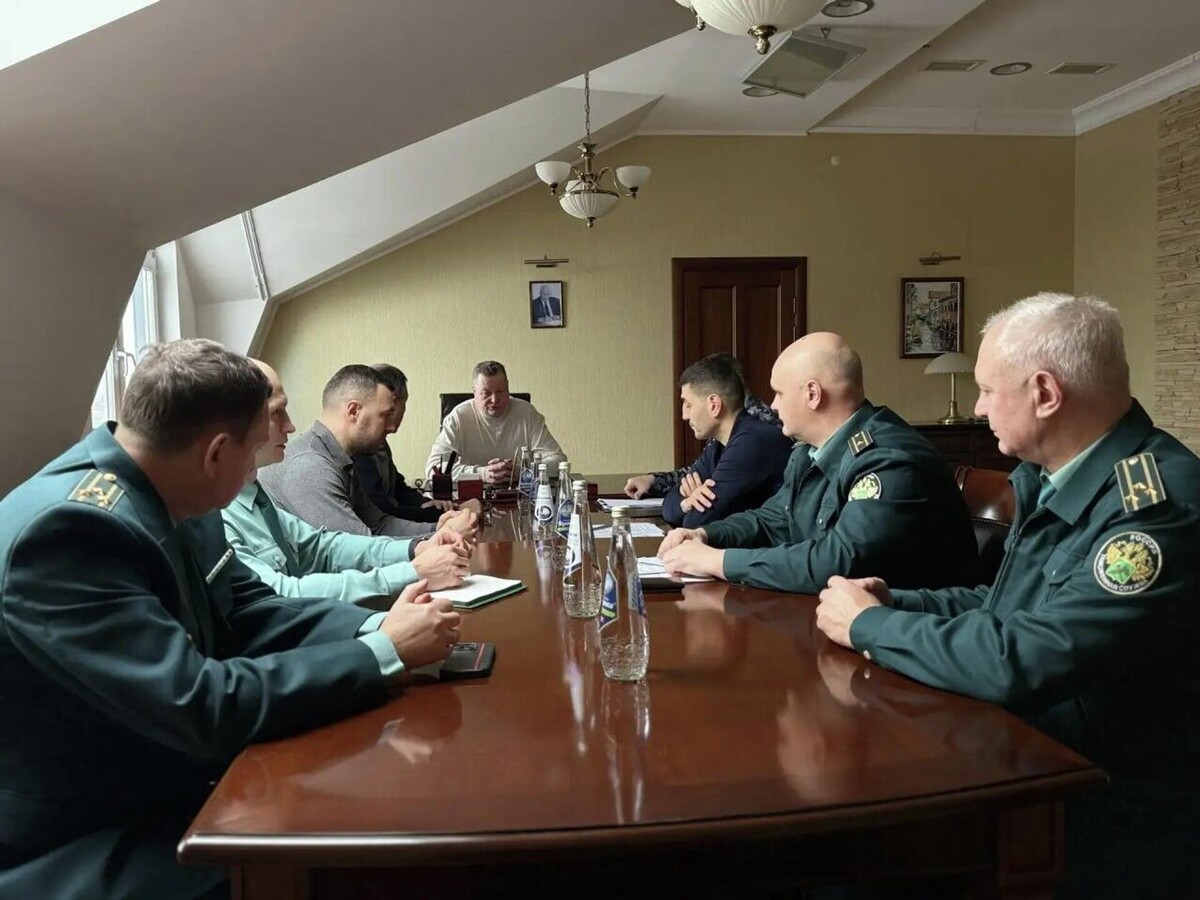 И.о. начальника Приволжского таможенного управления Виктор Никулин проинспектировал работу Самарской таможни / © Photo : Федеральная таможенная служба России