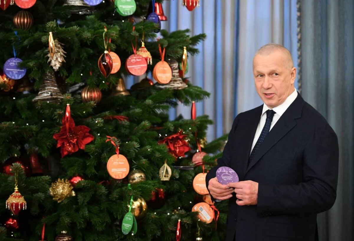    Юрий Трутнев исполнит новогодние желания детей с Дальнего Востока и из ДНР