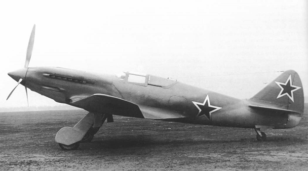 26 декабря1942 года состоялся первый полёт истребителя И-220 (МиГ-11) конструкции ОКБ А. И. Микояна, А. И. Жуков.