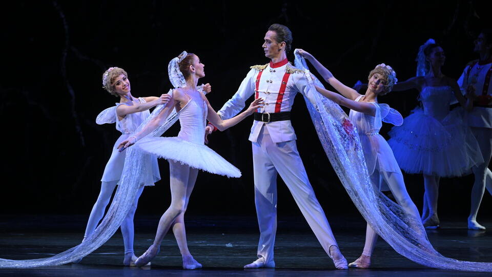    Самый праздничный балет: как "Щелкунчик" стал символом новогодних праздников РИА Новости/Евгений Биятов
