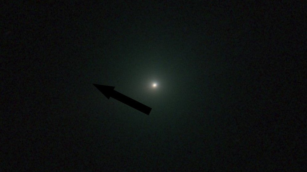    Зеленое сияние межзвездного кометы 3I/АТЛАС и скрытая хвостовая тайна