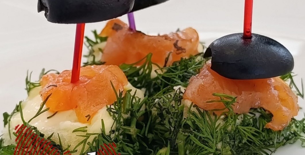 НОВОГОДНИЙ ЛАЙФХАК : ОРЕНБУРЖЕНКА ТРЕБУЕТ ДЕНЬГИ ЗА ТРАВМУ НА КОРПОРАТИВЕ