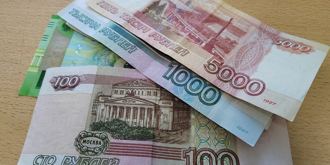 Саратовцам напомнили, как оплачивается работа в праздники