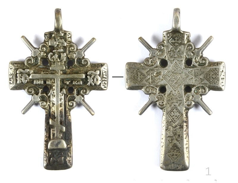 Серебряный крест из Знаменской церкви Переславля–Залесского. Фото: О.И.Мазурок