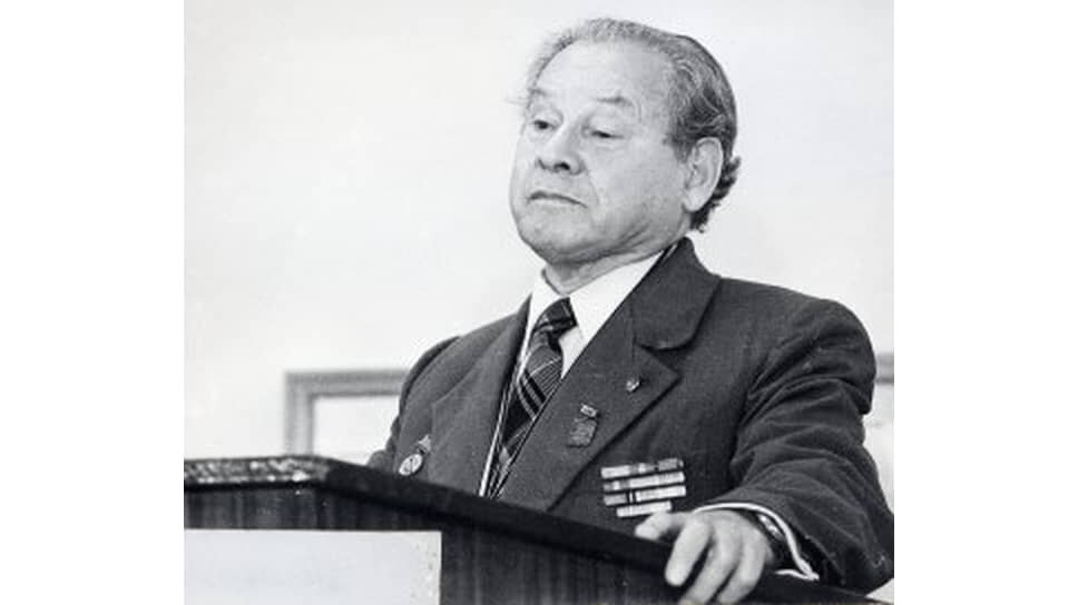     Первым руководителем СКБ-172 был Михаил Цирульников, которому суждено было стать одним из основателей отечественной школы по разработке образцов ракетной техники на твердом топливе. К моменту назначения он уже был состоявшимся конструктором, разработчиком артиллерийских систем, часть из которых были приняты на вооружение Красной армии. На фото: Михаил Цирульников .