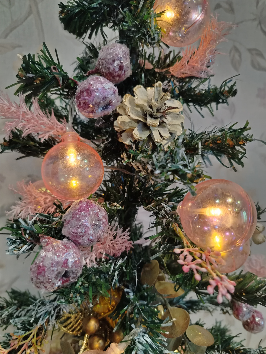 Ягоды это или яблоки.? Всем по разному. 