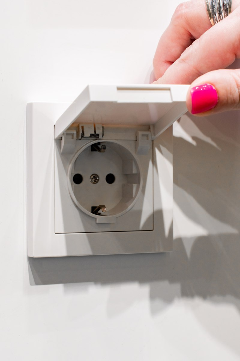 Розетка с крышкой от бренда Jasmart