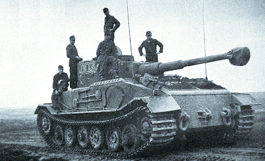 Редкий Tiger I Porsche из 563-го батальона на Украине, 1944 г.