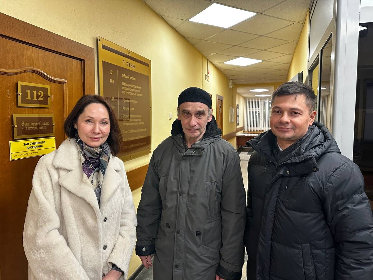    Андрей Мартыгин / ИД «Вечерняя Казань», на фото Николай Казаев вместе с адвокатами