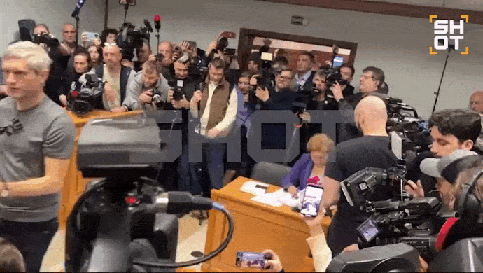    Адвокат Долиной попросила журналистов "ничего не выдумывать". Видео: ТГ-канал SHOT