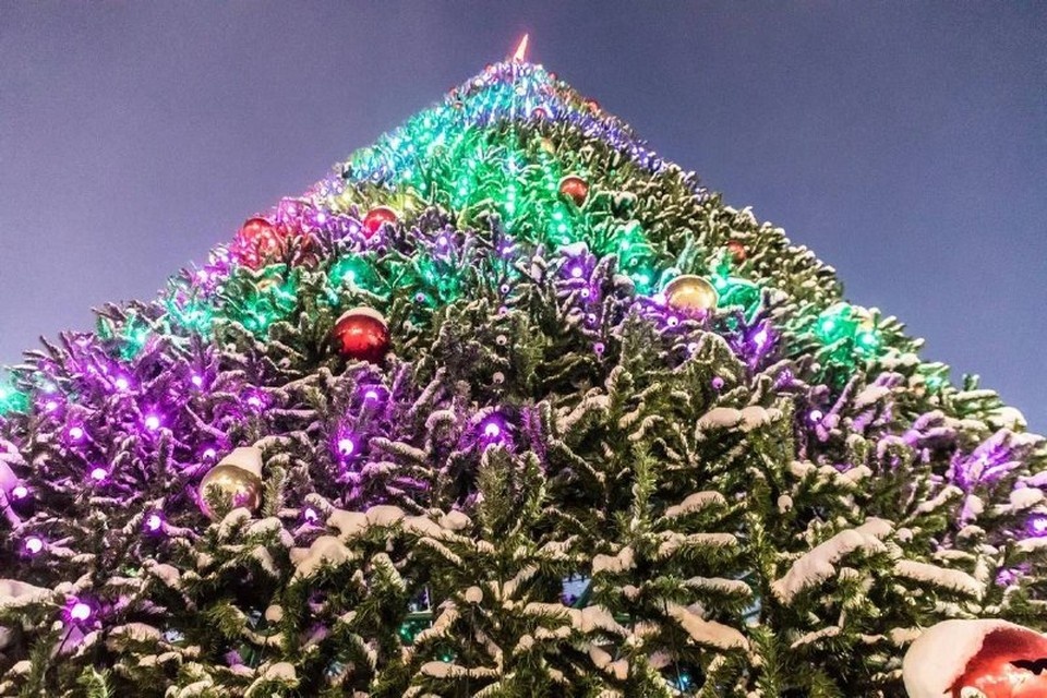    В Уфе зажглись огни новогодней сказки. Фото: Ратмир МАВЛИЕВ.